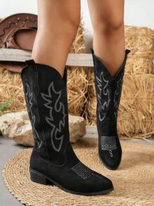 仿麂皮尖头厚底刺绣西部靴，马靴，时尚靴，中筒靴，靴子，适合度假、西部主题活动、音乐节 - 黑色 - 查看 6