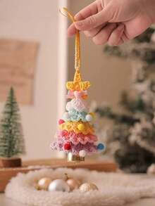 1 pièce Décorations de Noël en crochet faites à la main - Fils de tissu doux, crochetés multicouches et multicolores, anneaux de suspension et décorations étoile dorée au sommet - Décorations de style DIY convenant pour Noël, la Saint-Valentin, la maison, le bureau