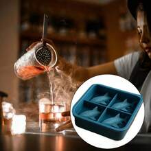 1 pezzo Stampo in silicone a forma di squalo per cubetti di ghiaccio, stampo in silicone antiaderente a 4 cavità, adatto per la preparazione di cubetti di ghiaccio, cioccolatini, biscotti, stampi creativi per feste in cucina, essenziale per gli amanti dei dessert, perfetto per bevande fai-da-te in estate