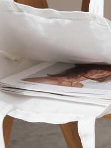 حقيبة تسوق قوية للغاية، قابلة للطي وإعادة الاستخدام، مناسبة للتخزين اليومي في الحقائب/الحقائب اليدوية، وسهلة الاستخدام عند الحاجة. إنها عادية وأنيقة، مريحة وبسيطة، وملائمة للغاية لحقائب التسوق للمشتريات الكبيرة.