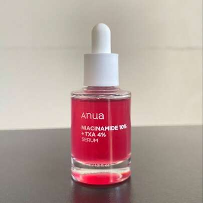 Anua 30毫升保湿精华液，含10%烟酰胺+4%氨甲环酸