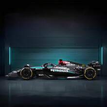 Burago 1/43 比例 2023 赛季梅赛德斯-AMG F1 车队 W14 E 和 2024 赛季 W15 汽车模型合金汽车模型 #44 刘易斯·汉密尔顿，窗盒收藏，合金展示礼物，适合万圣节和圣诞节生日 - W15-#44 - 查看 6