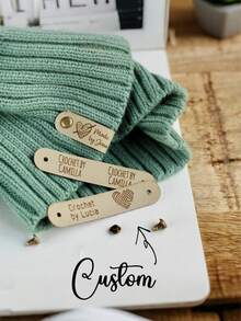 1pc Customized Knitted Faux Leather Label, Personalized Faux Leather Label With Rivet Snap, Customizable Name And Heart/Floral Pattern, Multi-Color Options, Suitable For Knitting, Handmade Or Crochet Items, Applicable For Beanies, Mother's Day Gifts, Father's Day Gifts, Friend Gifts, Handicrafts, Decorative Hanging Tags, Rivet Fixed Labels, Handmade Accessories, Creative Essentials - Multicolor - View 4