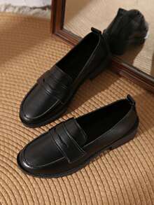 2025新款乐福鞋女皮鞋英伦风低跟百搭纯色简约平底鞋