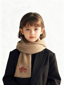 适合女孩的羊驼毛羊毛围巾，时尚刺绣字母，新颜色，适合冬季和新年季节。