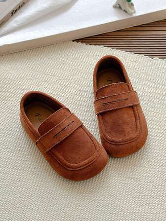 1 Pair Of Children's Simple And Unadorned (Overall Simple Design) Suede Leather Material (Suede Leather Upper) Comfortable And Anti-Slip Low-Top (Low Upper) Sleeve Style (No Straps, Sleeve Design) Flat Casual Style Small Leather Shoes, Suitable For Daily School, Outdoor Walking And Other Scenarios