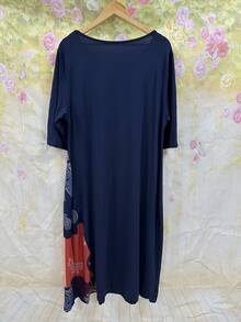 春夏新款拼接印花休闲度假慵懒风大码连衣裙 - 宽松长袖圆领 - 侧边纽扣印花撞色大裙摆