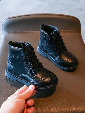 1 双幼儿休闲皮靴，简约低帮儿童靴