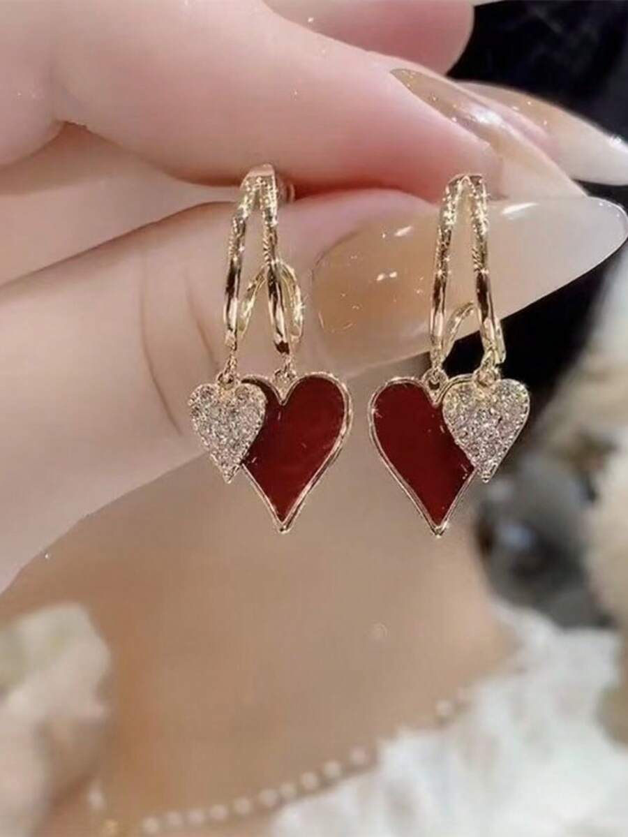 2pcs Unique Heart Shaped Earrings, Shiny Design Simple & Distinctive Jewelry, Suitable For Daily Occasions, Christmas, New Year, Valentine's Day Gifts, Casual Dates, Parties