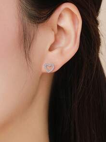 2 piezas/set Pendientes de botón elegantes con corazón de arco y circonita cúbica de acero inoxidable, pendientes de cartílago perforados, joyería para perforaciones de trago, cartílago, hélice, concha, labio, labrete, Medusa, pendientes de nariz y anillos de nariz para mujeres y hombres para decoración diaria