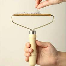 Haartrenner für Haustiere, Tierhaar- und Flusenreinigungs-Bürste mit Metallelementen, manueller Sweater Kamm effektiv für das Säubern von Teppich, Kleidung und Heimdekoration