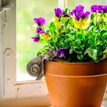 Vintage Resin Snail Planter Pot Hugger Flower Figurine, Climbing Statue And Vase Miniature Fairy Garden Terrarium Decor, Resin Art Patio Lawn Yard Outdoor Fence Hanger Animal Ornament, Bronze - 黃色 - 查看 6