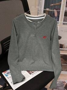 女士甜美花卉刺绣圆领纽扣装饰修身长袖灰色 T 恤 - 深灰色 - 查看 4