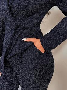 Terno casual azul-marinho Amarilo e calça boca de sino, conjunto de duas peças com tecido tweed, roupa para escritório, estilo descontraído, estilo tradicional, roupas de outono/inverno para mulheres