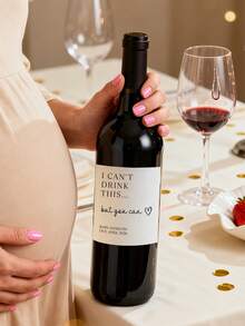 Rótulos de Vinho Personalizados | Rótulos de Vinho para Anúncio de Gravidez | Adesivos Personalizados para Garrafas de Vinho com Anúncio de Nascimento | Frase Divertida "Eu Não Posso Beber, Mas Você Pode" | Rótulos Personalizados com Data Prevista para o Parto | Lembrancinhas para Chá Revelação | Presentes para Novos Pais | Decorações para Chá de Bebê | Presentes para Futuros Pais | Chá Revelação Criativo para Futuras Mamães | Rótulos de Vinho de Natal | Adesivos Adoráveis para Vinho para Família e Amigos - mas você pode - Ver 2
