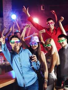 10件組 LED 多色發光眼鏡，適合暗色調派對、霓虹派對、婚禮、生日派對等，街頭 LED 發光壓克力眼鏡，適用於生日派對、舞會、復活節、婚禮、母親節、春季裝飾、畢業季等（隨機款式） - 彩色 - 查看 7