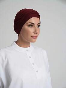 1 buah Hijab Wanita Instan Klasik Warna Polos, 3 Cara Pemakaian Berbeda, Jilbab Elastis Serbaguna & Praktis, Kain Modal Lembut & Nyaman, Cocok Untuk Pemakaian Sehari-hari, Olahraga, Yoga, dan Sebagai Pakaian - Burgundy - View 5
