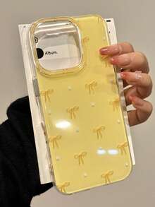 Ốp lưng điện thoại thời trang tối giản dễ thương màu hồng vàng chấm bi nơ, chống sốc, tương thích với iPhone 17 Pro Max, 17 Pro, 17 Air, 17, 16, 15, 14, 13, 12, 11 Pro Max Plus, vỏ bảo vệ mềm mại, quà tặng cho nữ, quà tặng Ngày Quốc tế Phụ nữ, quà sinh nhật mùa xuân. - Nơ nền vàng - Xem 5