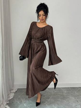 Elegant damklänning med lång ärm, veckad vävd A-linjeformad midiklänning med rund halsringning