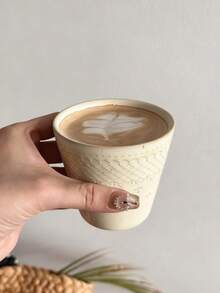 كوب قهوة سيراميك بطراز الدانتيل المزخرف بالمربعات بسعة 220 مل، كوب يدوي الصنع بنقوش بارزة، كوب شاي بعصر بسيط وخشن، كوب لاتيه، كوب مميز جماليًا، كوب سيراميك متغير اللون بالحرق، كوب شاي مثلج، كوب لاتيه آرت، هدية - متعدد الألوان - مشاهدة 6