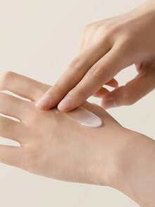 L'Occitane Hand Cream Gift Set 4pcs (Almond Soothing Hand Cream 10ml*2 + Shea Butter Hand Cream 10ml*2) - Mini Hand Cream Set (Shea Butter 10ml + Sweet Almond 10ml*2) - View 7