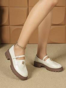 Bombas de tacón grueso con decoración de metal, versátiles y de moda para el transporte - Beis - Ver 3