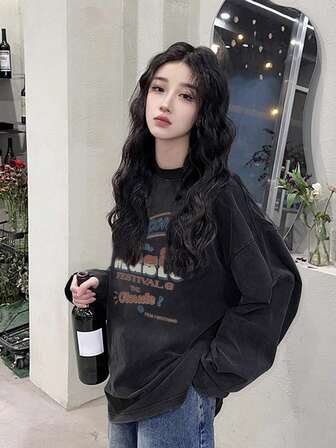 女式复古做旧黑色棉质字母印花宽松休闲运动衫，适合街头、度假、居家、学校、男女通用