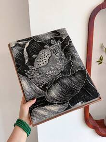 1 pièce Écharpe chaude en fausse cachemire avec motif jacquard élégant de fleur de lotus, convient pour les femmes, les pièces climatisées, l'automne/l'hiver, mode, polyvalente, cache-cou, châle, idée cadeau - Noir et Blanc - Voir 4