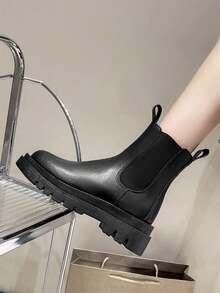 Autumn/Winter New One-Push Black Boots, Versatile Fashion Boots, Comfortable Casual Leather Boots