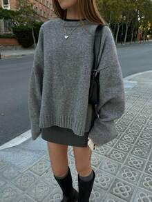 سويتر نسائي من الصوف المحبوك بأكمام طويلة وياقة طاقم، لون رمادي داكن، مقاس كبير، تصميم أكمام مستقيمة مع شق جانبي، قطعة مريحة للارتداء اليومي