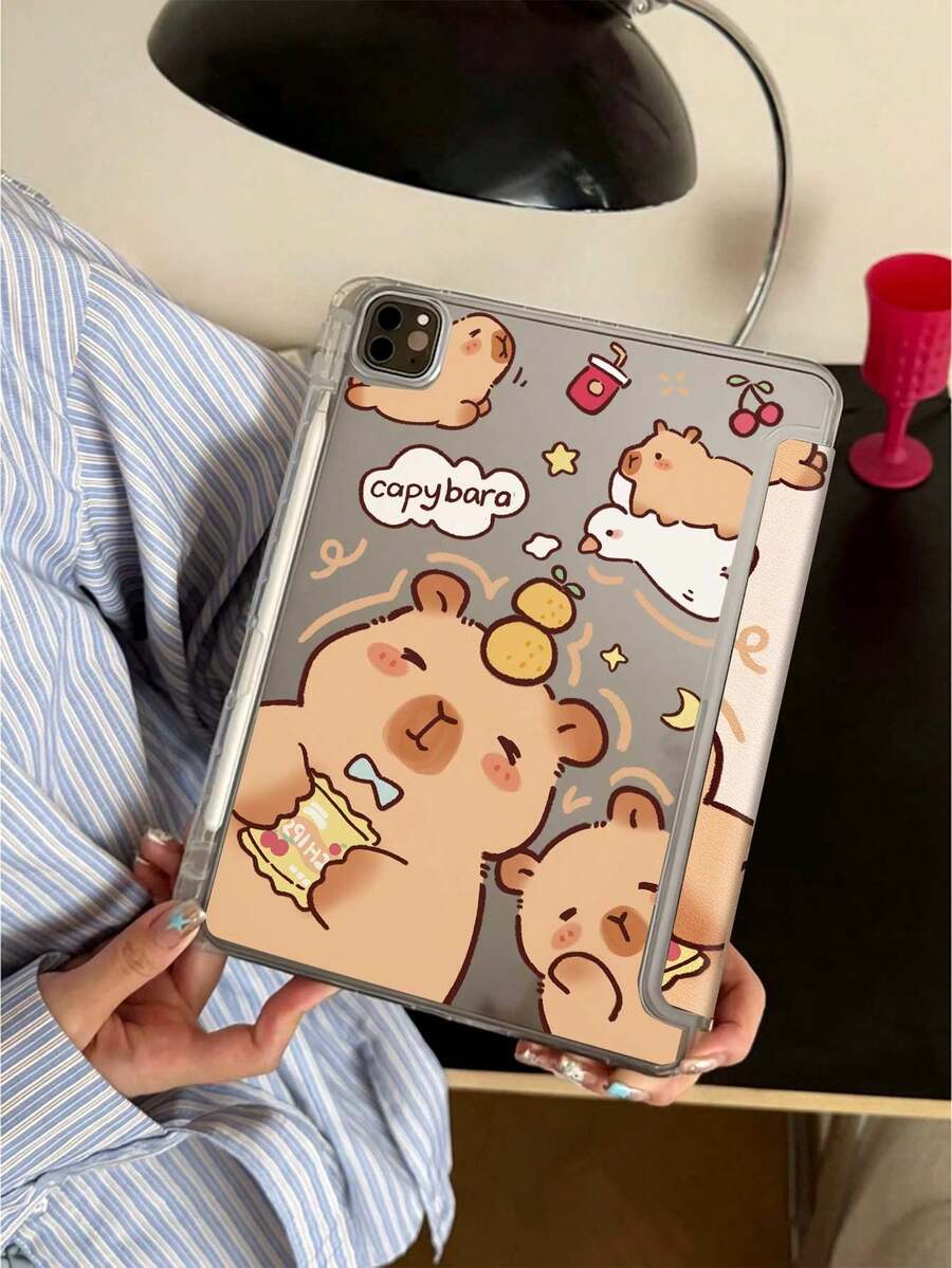 可爱水豚图案双面亚克力透明水晶平板电脑保护壳。适用于 iPad 11 (2025/10.9)/Air 4/5/6/7 (2025/10.2)/Pro 11/10th/9.7/10.5，以及三星 Galaxy Tab。它具有睡眠/唤醒功能和多角度折叠支架。时尚简约的豹纹图案，是完美的日常保护，也是绝佳的节日礼物。