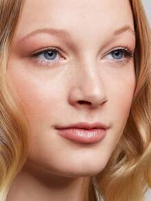 Essence 告别熊猫眼！防晕染丰盈定型睫毛膏，乳霜配方，浓密纤维，轻盈不结块，防晕染，持久卷翘，自然丰盈，根根分明，不晕染，16毫升/0.54液体盎司。