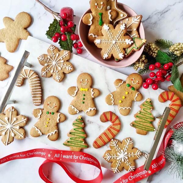 5/6pcs Stainless Steel Christmas Cookie Cutters - Suitable For Holiday Baking: Gingerbread Man, Christmas Stocking, Candy Cane, Christmas Tree, Star, Pentagram Shapes