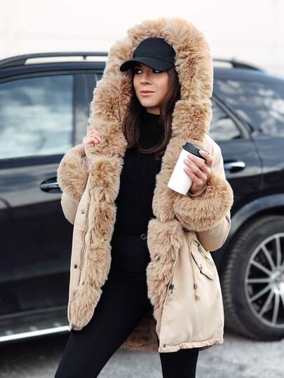 Women's Winter Parka With Faux Fur For Warmth, Elegant And Practical, With An Adjustable Waist, Removable Fur Trim And Hood, Stylish Women's Winter Coat With Pockets And Drawstring