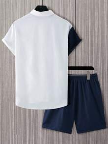 Conjunto de dos piezas de verano para hombre (camisa estampada + pantalón corto de color liso) - Blanco - Ver 3