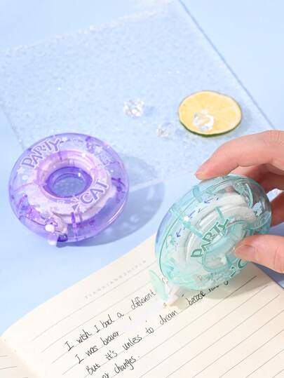 1 pieza Corrector en forma de rosquilla, con patrón creativo de fiesta de gatos - La longitud del núcleo interno es de 8 metros, el núcleo se abre con la tapa abatible, es resistente al plegado y flexible, no se rompe fácilmente, no se arruga fácilmente, tiene una gran capacidad de cobertura, es un corrector para corregir errores en el aprendizaje, la escritura y las respuestas de los libros de texto, un artículo de papelería portátil imprescindible para la temporada de regreso a clases, un regalo para amigos