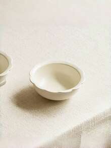 1pc Floral Cream-Color Round Bowl, Minimalist Fresh Cute Textured Floral Rim Cream Ceramic Round Bowl, High-Quality Creative Dessert, Cake, Fruit, Salad Bowl For Home And Restaurant Use