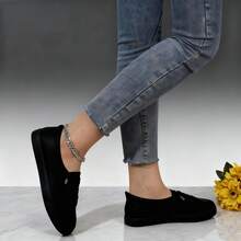 Comfort First! Low-Top Lace-Up Flat Casual Shoes In Black And White Interpret The Casual Aesthetics. Feels As Light As Walking On Clouds. Easily Matches Jeans And All Kinds Of Skirts. Suitable For Commuting, Shopping And Traveling. Add A Comfortable Style To Your Daily Wear. - màu đen - Xem 4