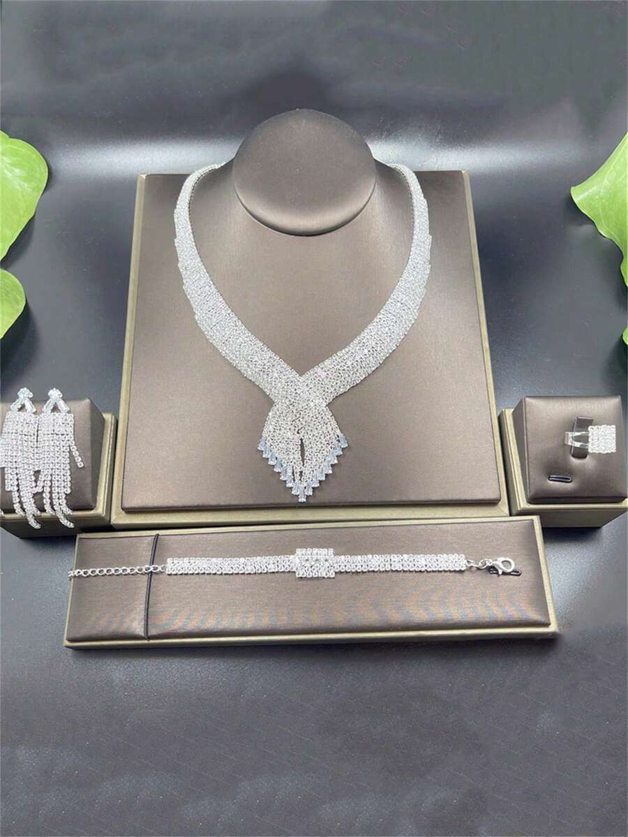 Fashionable Exquisite Tassel Earrings Necklace Set, Bridal Wedding Accessory
