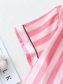 两件套缎面条纹睡衣套装，长袖翻领纽扣上衣和蝴蝶结长裤，适合居家穿着，秋冬季。 - 粉色 - 查看 5