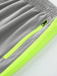 Pantalones con diseño de cuello alto de patchwork para hombres con bolsillos con cremallera, diseño de bloques de color, estampado de letras deportivas casuales, versátil para uso diario, ropa de otoño - Gris Claro - Ver 7