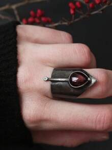 1 pieza Anillo de estaño antiguo de estilo gótico con forma asimétrica de gota de agua y rubí único, adecuado para fiestas, reuniones, salidas y diversión