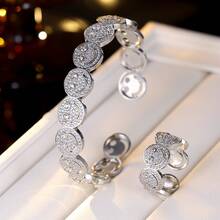 Modny minimalistyczny okrągły uśmiechnięty twarz miedziany cyrkonia sześcienna dekoracyjny dodatek, odpowiedni na imprezy i spotkania