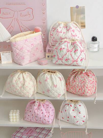 1 Pieza Bolsa de cosméticos con cordón y estampado de lazo rosa, bolsa de maquillaje acolchada de espuma con estilo, bolsa de almacenamiento de cuidado de la piel con estampado floral retro, bolsa organizadora de brochas de maquillaje de gran capacidad, bolsa organizadora de papel de seda con estampado de cereza, bolsa de almacenamiento de accesorios para niñas, bolsa de aseo de viaje con cordón, bolsa de almacenamiento a prueba de polvo, bolsa de cierre con cordón portátil, organizador de papelería y joyas, bolsa de viaje, bolsa de almacenamiento de varios