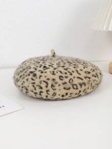 1 件女士双色豹纹人造毛皮贝雷帽，秋冬温暖复古风格，适合日常穿着、外出和摄影
