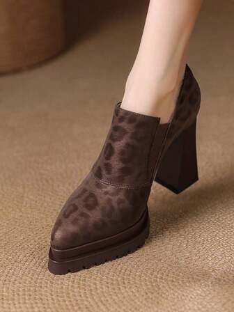 2025 新款尖头豹纹防水台女式高跟鞋，生日礼物踝靴和短靴，10 厘米复古通勤性感皮鞋，秋季一脚蹬厚底西式弹力时尚靴子，百搭女鞋，搭配阔腿裤和长裙，适合节日晚宴