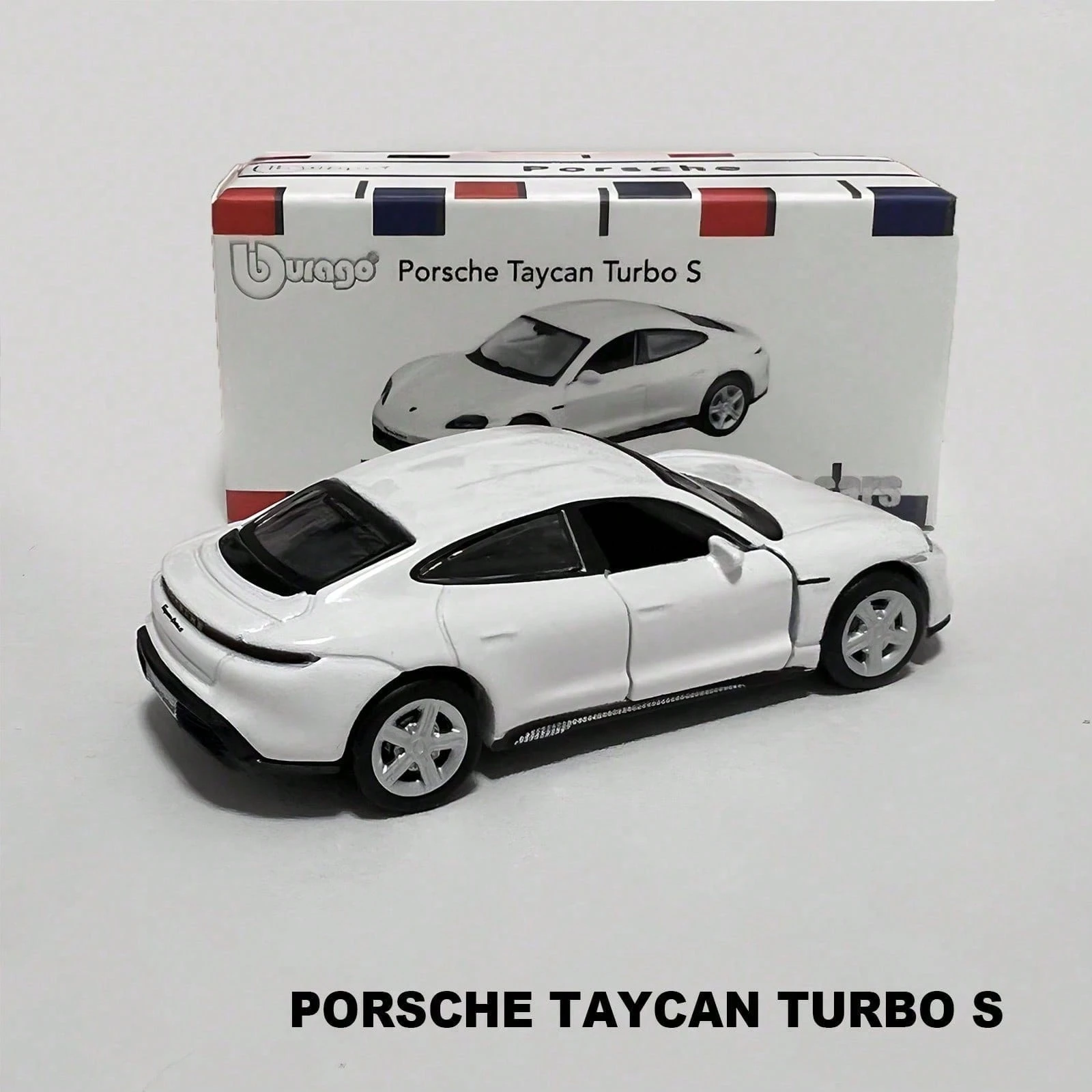 Porsche Taycan Turbo S-white