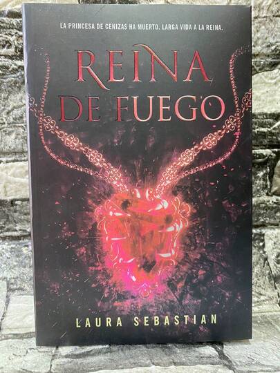 Reina de fuego libro