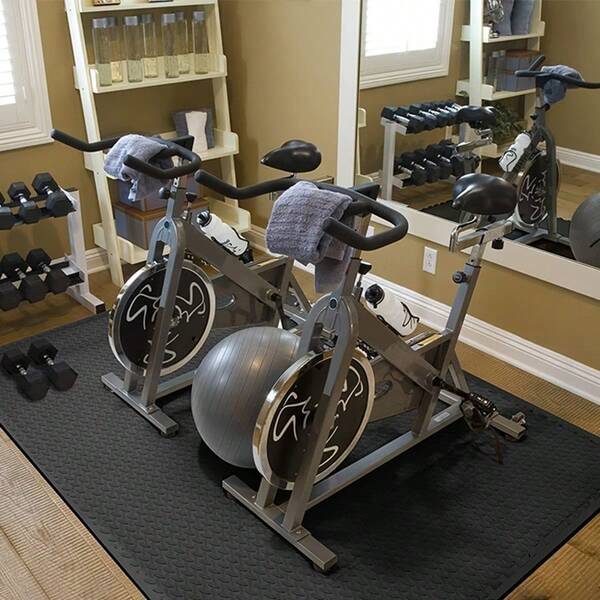 Esterillas de piso de espuma EVA para fitness - Absorción de impactos, Pilates, Yoga y sala de juegos - Duraderas y plegables, para levantamiento de mancuernas y barras, almohadillas para gimnasio y cinta de correr en gris/azul/negro, superficie texturizada para un agarre mejorado, esterillas para levantamiento de pesas | Diseño entrelazado | Espuma EVA duradera, imprescindible para principiantes en fitness, el mejor regalo para entusiastas de los deportes al aire libre, imprescindible para acampar y un regalo de fiesta