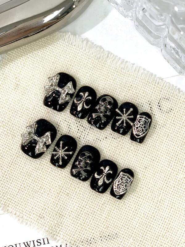 Kurze leiterartige dunkle Gothic Metall Schädel handgefertigte tragbare Nägel für den Alltag, Partys, Bälle und Zusammenkünfte